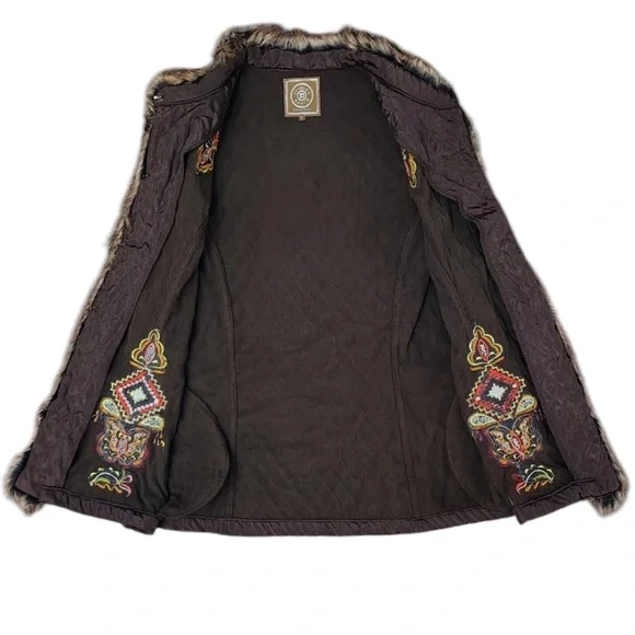 Double D Ranch Twila heavily embroidered fur trimmed vest. Incredibly rare NWOT - Picture 6 of 14